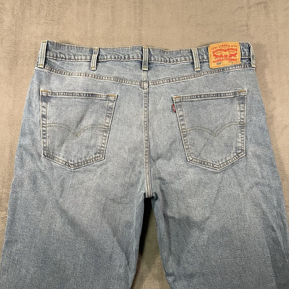 Levi’s 550 Jeans Light Wash Men’s 42x29 Relaxed Fit Straight Leg Denim - Picture 9 of 10
